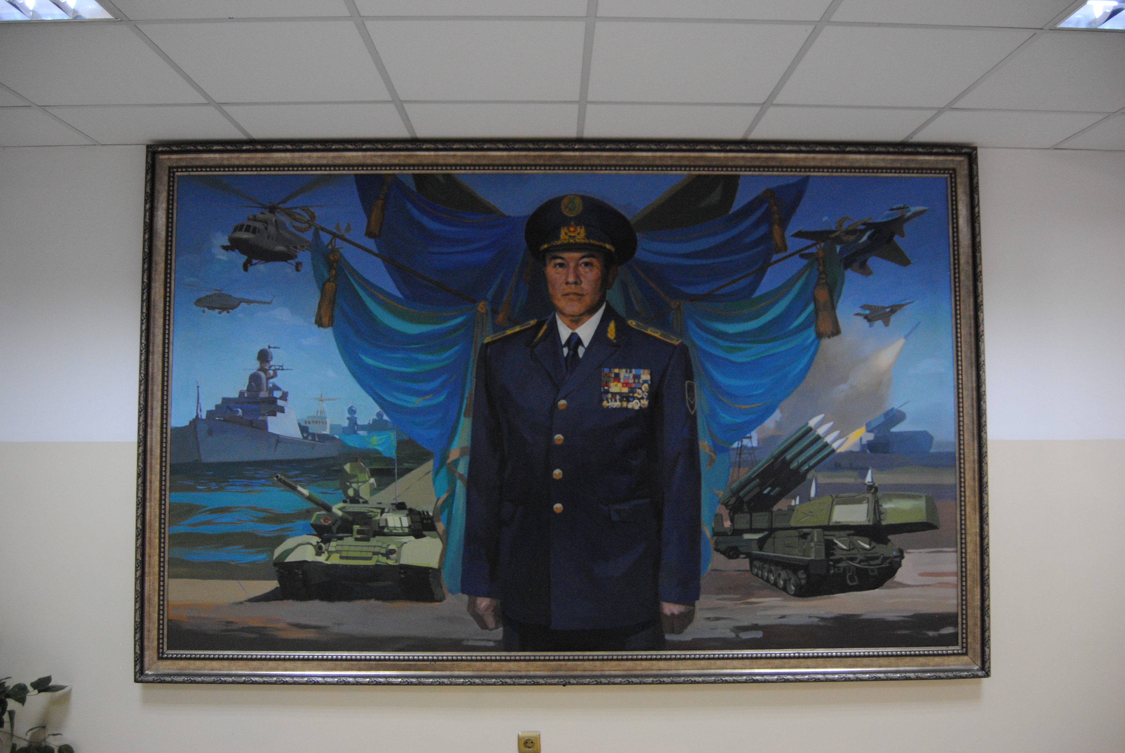 Retrato de Nursultan Nazarbayev en el Museo de Historia Militar de Almaty