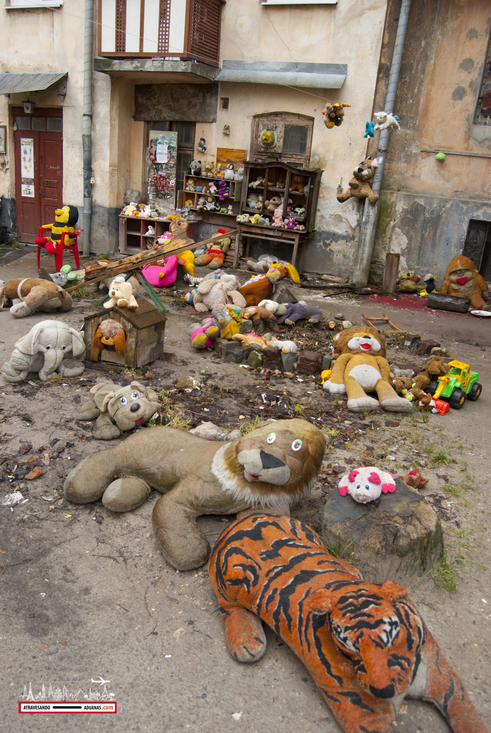 casa de los juguetes abandonados de lviv