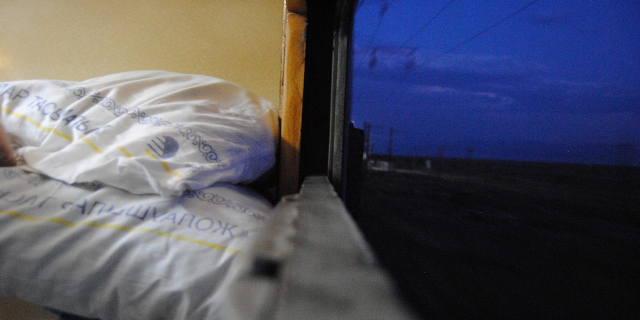 Viajando durante 18 horas en un tren kazajo de Astana a Almaty
