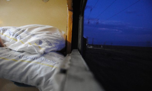 Viajando durante 18 horas en un tren kazajo de Astana a Almaty