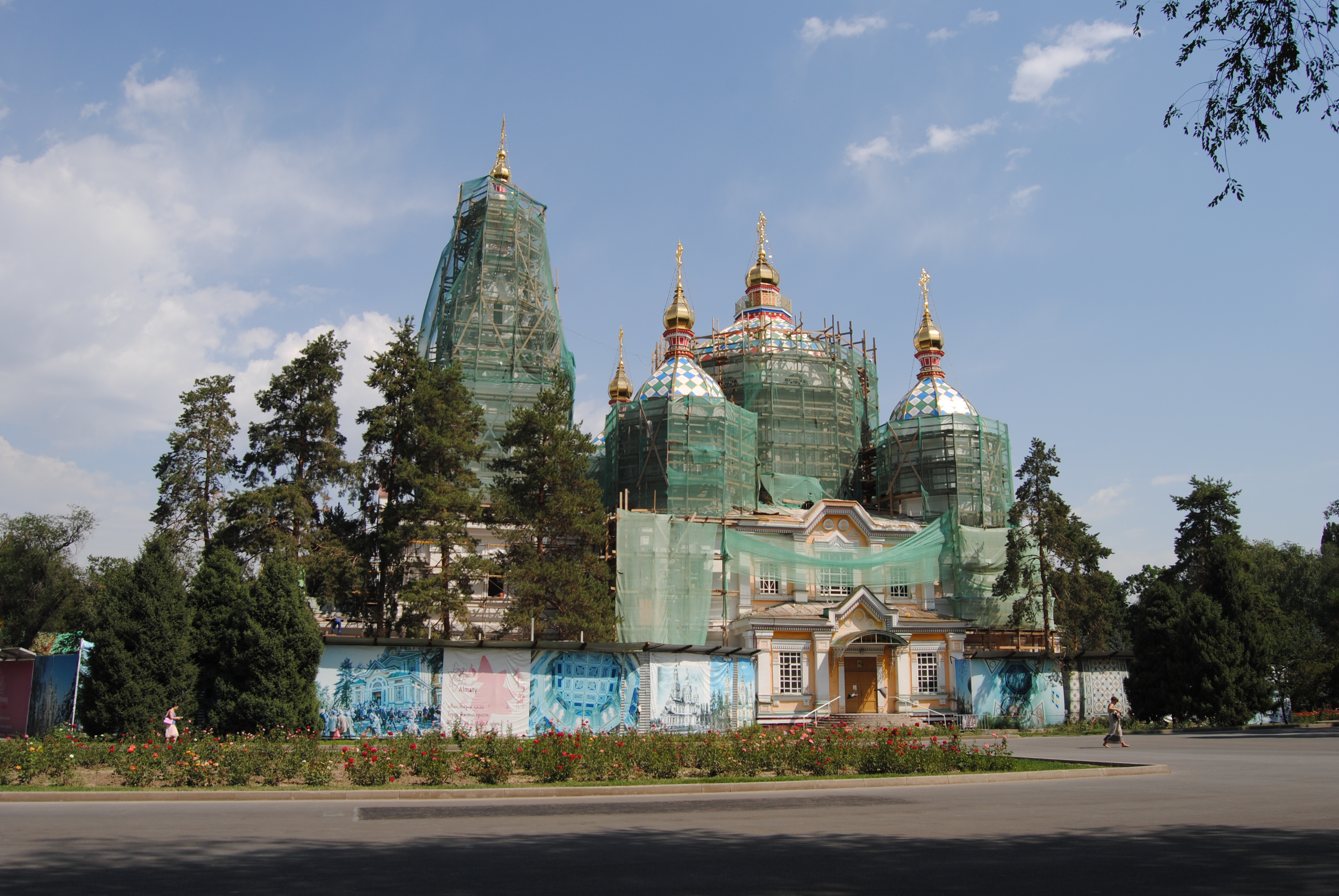 Catedral ortodoxa Zenkov, Almaty