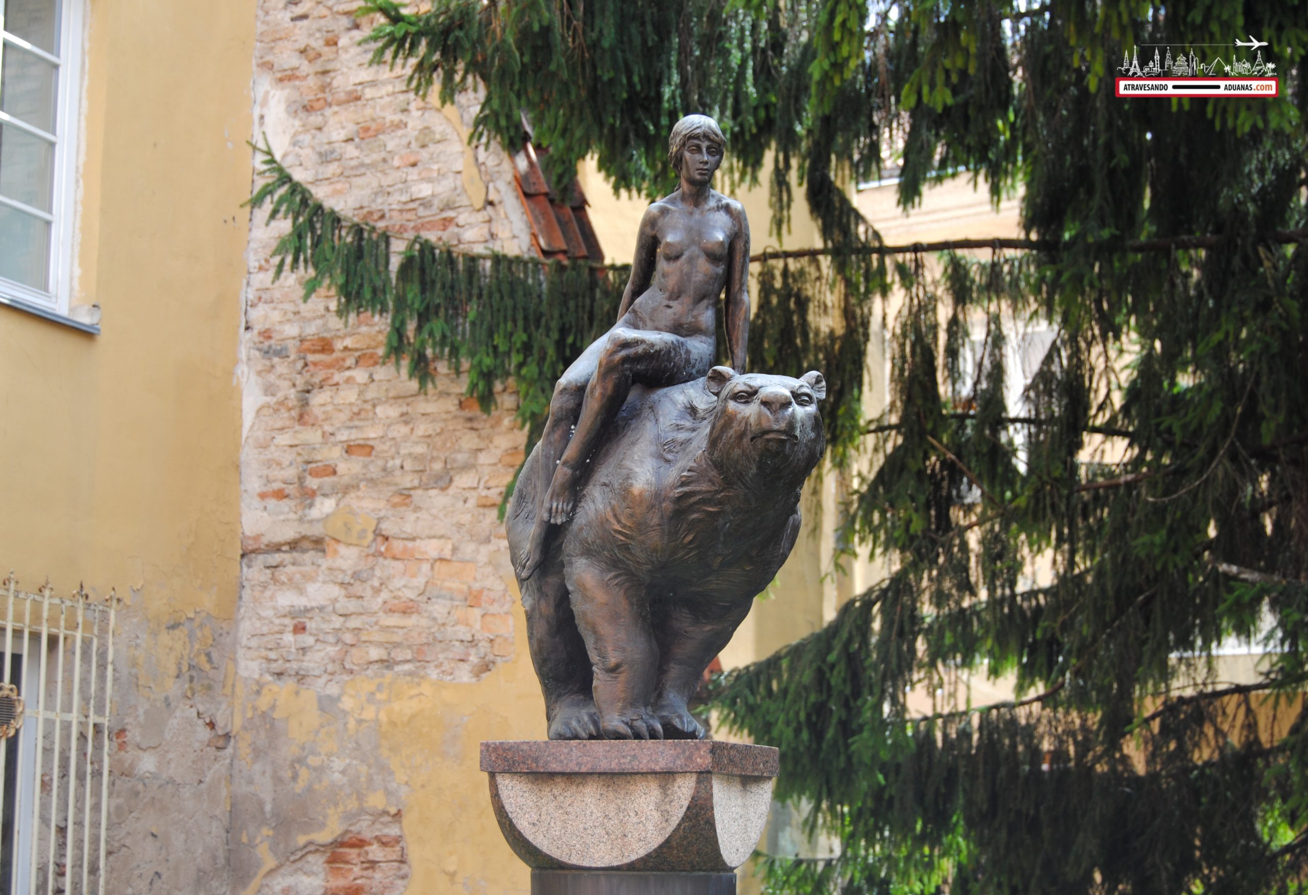 Estatua de Medeina en Vilnius