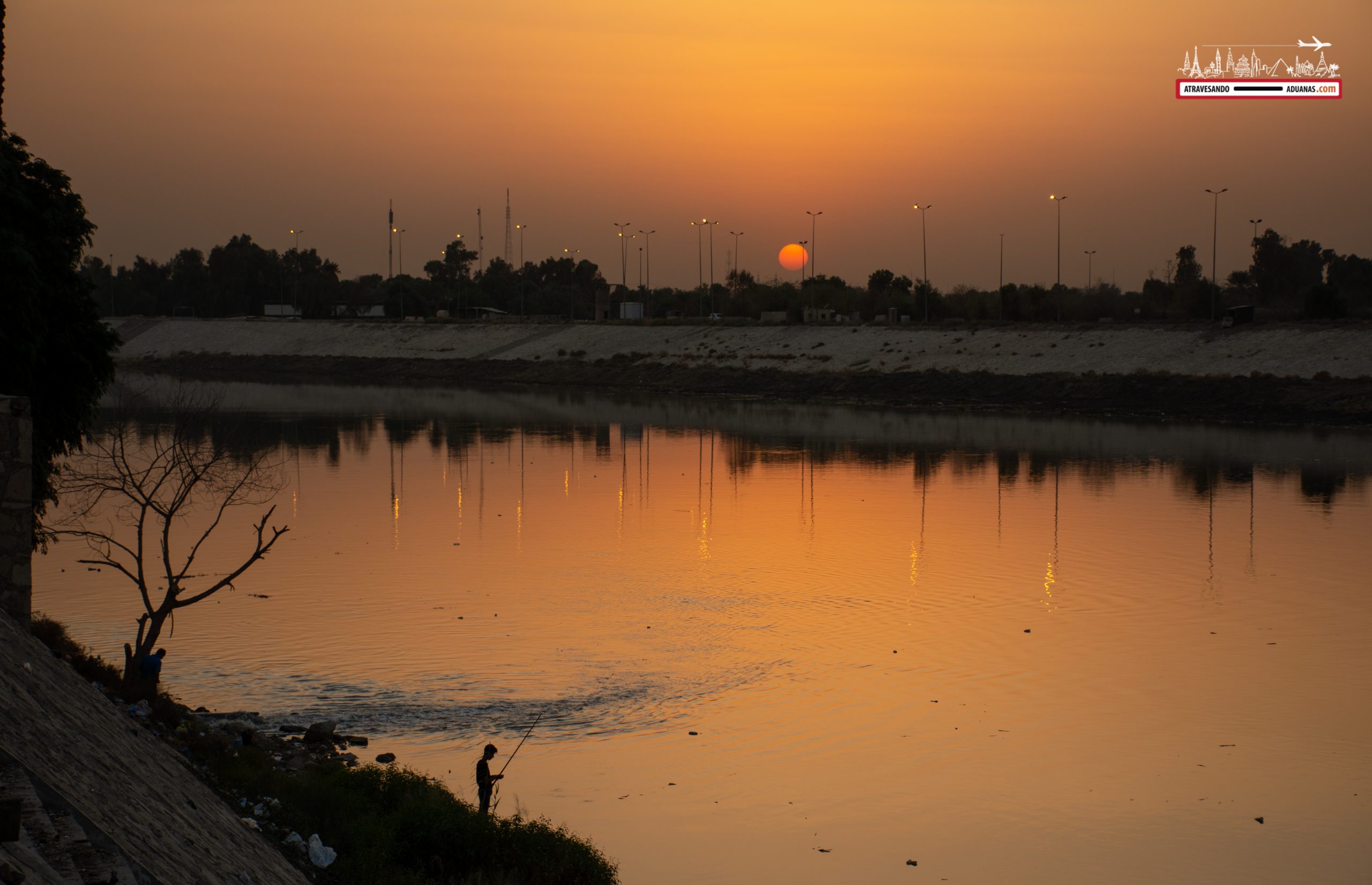 Puesta de sol en el río Tigris
